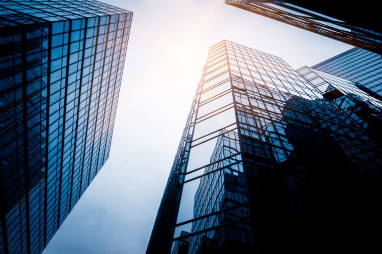 low-angle-view-skyscrapers-크게